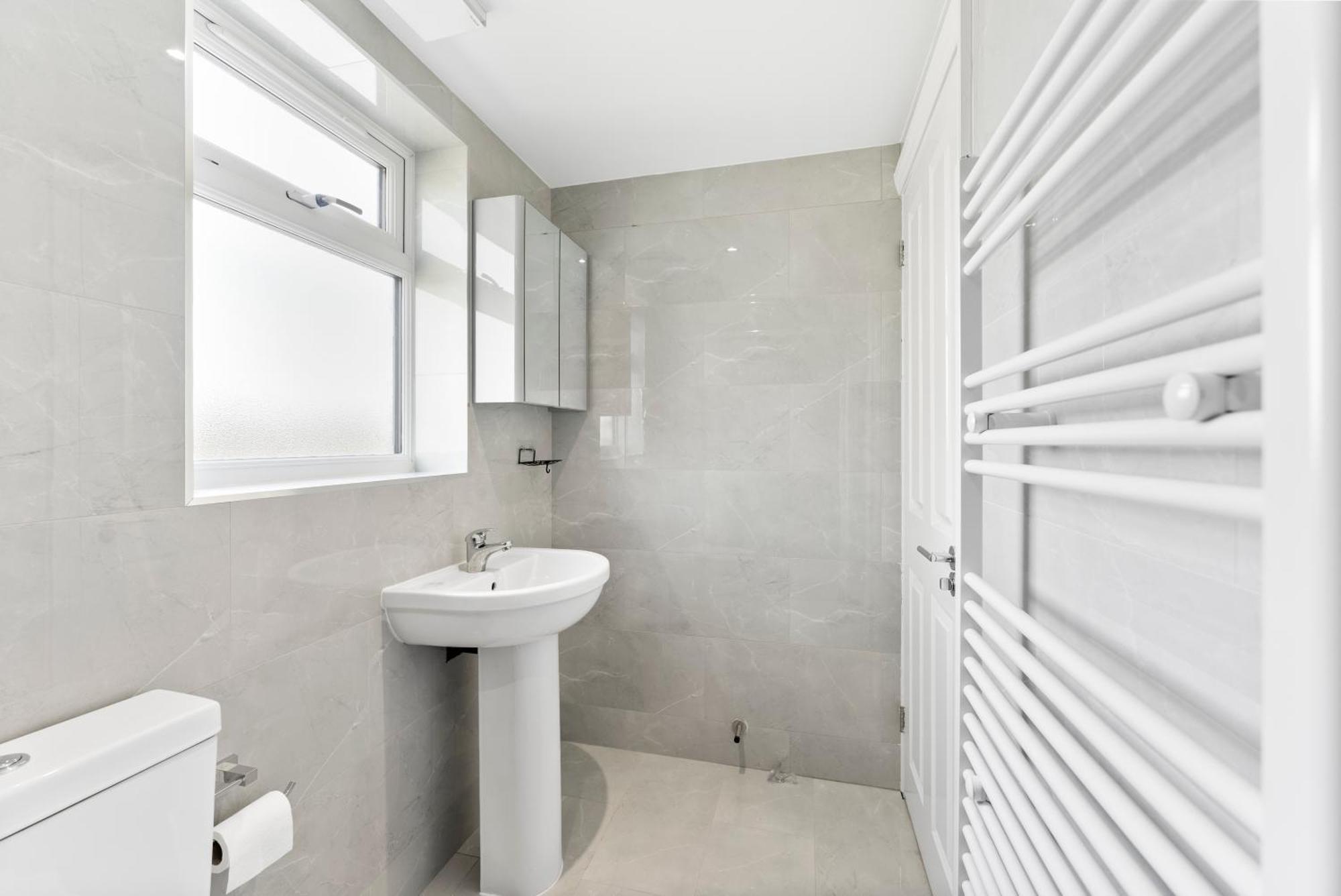 Stylish Wembley Gem - Parking -Sleeps 14 Лондон Екстериор снимка