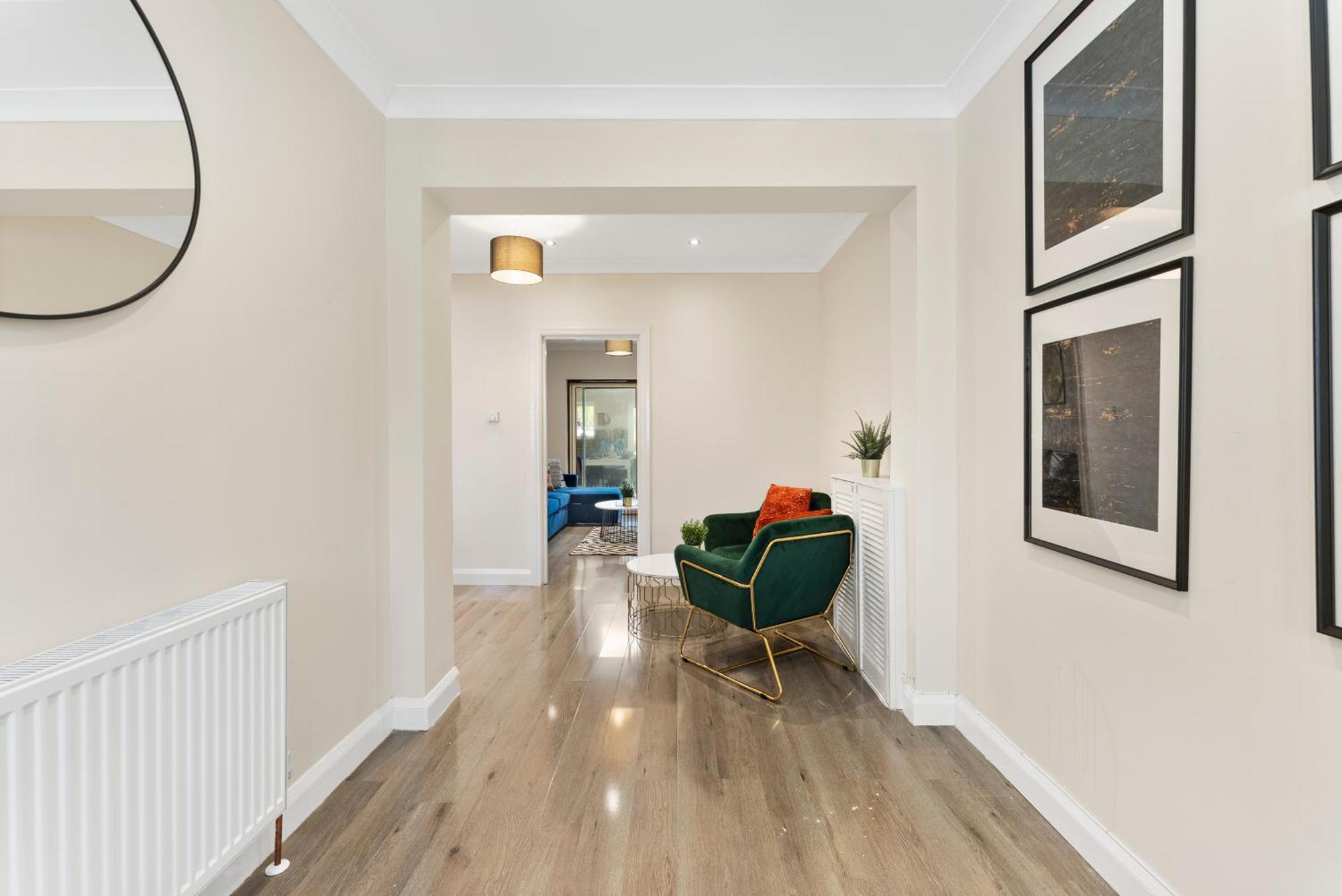 Stylish Wembley Gem - Parking -Sleeps 14 Лондон Екстериор снимка