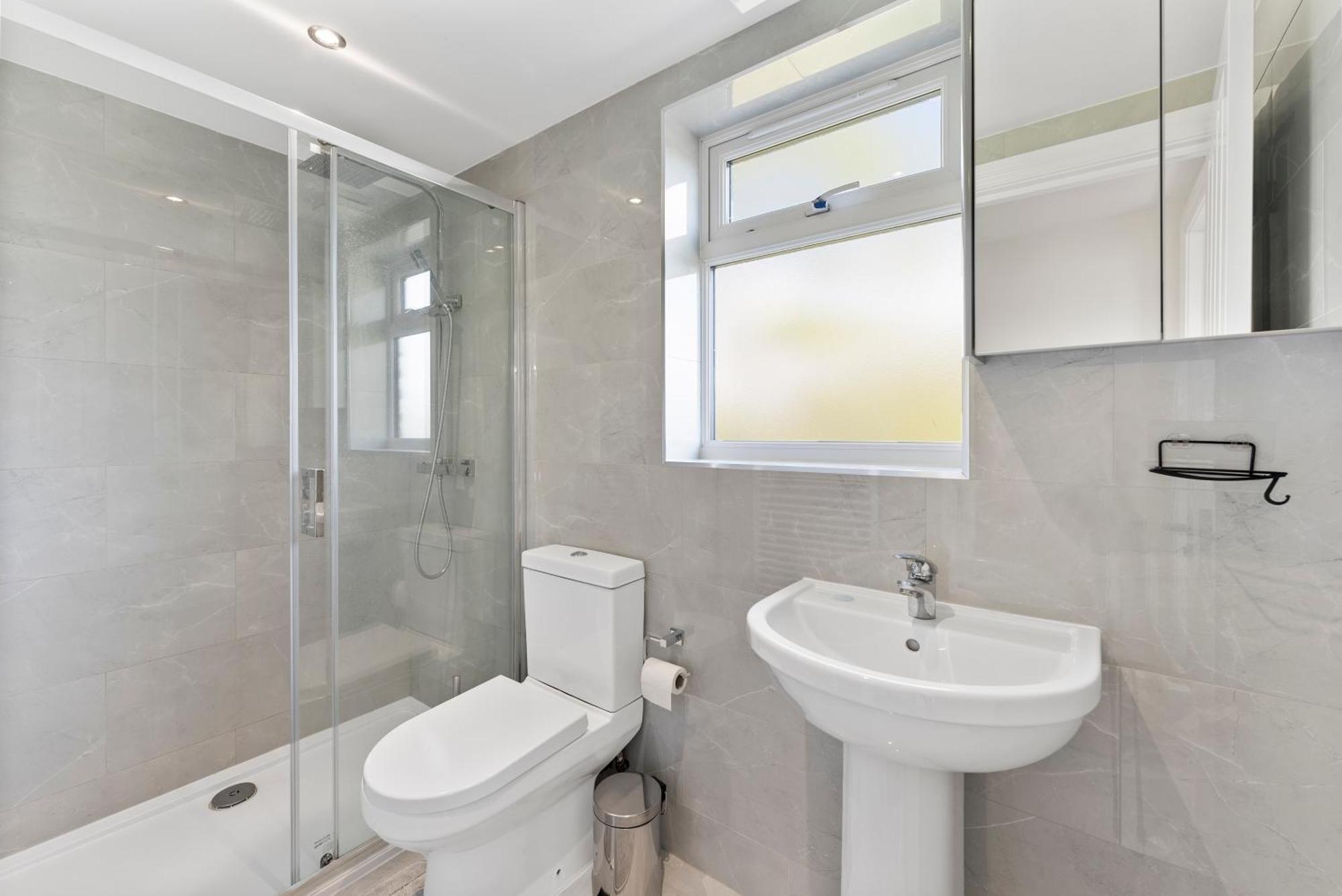 Stylish Wembley Gem - Parking -Sleeps 14 Лондон Екстериор снимка